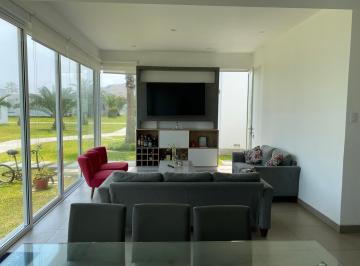 Casa · 160m² · 2 Estacionamientos · Casa Playa Las Gramas