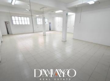 Departamento · 210m² · Venta de Exclusivo Local Comercial en 2do Piso de 210 m² Cerca a Supermercados de Breña