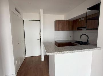 cocina barra americana equipada · Depa en Alquiler– Surquillo | Tipo Mariposa | Excelente Ubicación