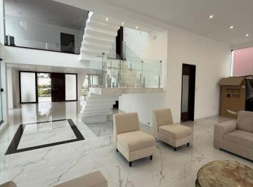 Casa de 4 habitaciones, Arequipa · Casa en Venta en Urb. Privada con Exelentes Acabados en Cerro Colorado
