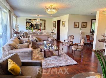 Casa · 362m² · 5 Dormitorios · 1 Estacionamiento · Venta de Linda Casa en Esquina de 429.54 m² en San Borja
