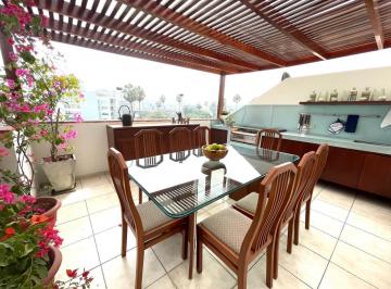 Departamento · 284m² · 4 Dormitorios · 2 Estacionamientos · Venta de Dúplex con Espectacular Vista Al Parque en Surco