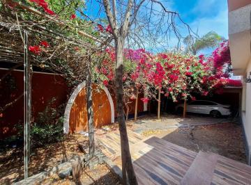 Terreno / Lote · 528m² · Casa Como Terreno en Venta - Parám Para 4 Pisos
