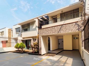Local comercial · 220m² · 5 Dormitorios · 4 Estacionamientos · Zonificación Comercial - Todo Comercio - Alto Flujo de Personas y Céntrico