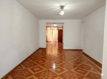 Casa · 215m² · 4 Dormitorios · 1 Estacionamiento · Oportunidad Única en El Agustino – Casa con Proyección a 4 Pisos