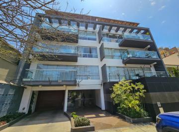 Departamento · 210m² · 3 Dormitorios · 2 Estacionamientos · Venta de Departamento Dúplex en Monterrico Surco