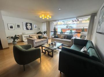 Casa · 350m² · 7 Dormitorios · 2 Estacionamientos · Casa Familiar en Surco 254 M²: 7 Dorm., 3 Pisos y Excelente Distribucion.