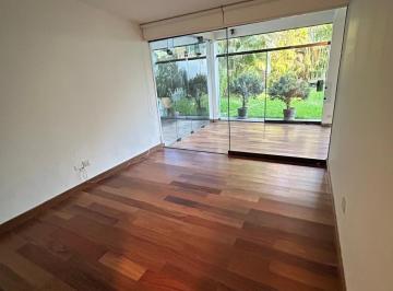 Casa de 4 habitaciones, Lima · Vendo Casa de 390 m², 4 Dorm. con Lindo y Amplio Jardín con Terraza en Los Alamos, Surco