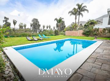 Casa · 372m² · 4 Dormitorios · 3 Estacionamientos · Oportunidad Venta Casa con Alto Potencial 4 Dorm Piscina 3 Cocheras 1145 m² Gran Jardin