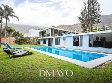 Casa · 372m² · 4 Dormitorios · 3 Estacionamientos · Oportunidad Venta Casa con Alto Potencial 4 Dorm Piscina 3 Cocheras 1145 m² Gran Jardin