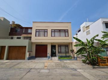 Casa · 235m² · 4 Dormitorios · 1 Estacionamiento · Casa en Venta – Urb. San Joaquín, Bellavista