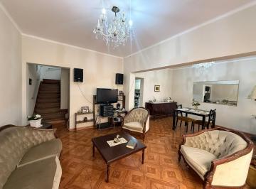 Casa · 136m² · 7 Dormitorios · Casa Tipo Chalet de 4 Pisos en Jesús María | 7 Dorm. + Patio