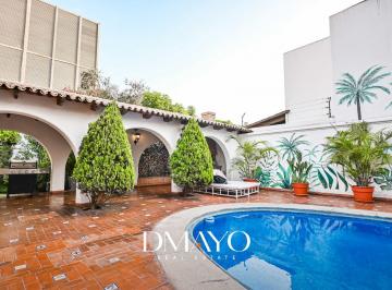 Casa · 515m² · 5 Dormitorios · 5 Estacionamientos · Exclusiva y Hermosa Casa en Urbanización Club Golf Los Incas - Surco, con Piscina y 5 Dorm.