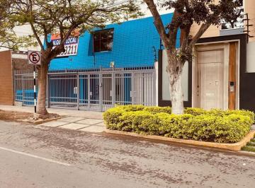 Local comercial · 450m² · 7 Estacionamientos · Local en Miraflores
