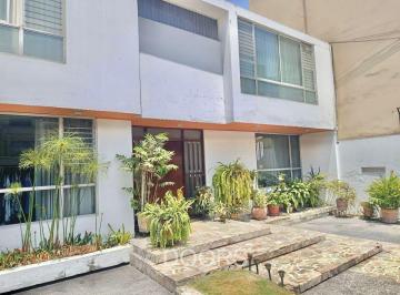 Casa · 391m² · 5 Dormitorios · 3 Estacionamientos · Casa en Venta en La Urb. San Borja Sur, San Borja