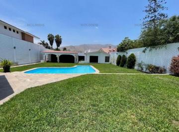 Casa de 3 habitaciones, Lima · Venta La Molina Jr Hawai Casa 3d + 4c 2p Chimenea Jardin Piscina Terraza Parrilla