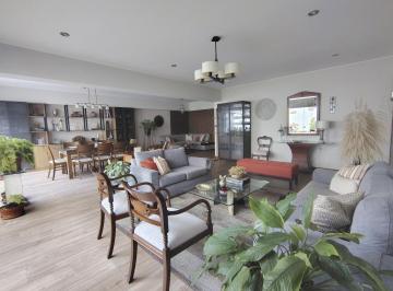 Departamento · 308m² · 4 Dormitorios · 3 Estacionamientos · Departamento de Lujo en Basadre en Primer Piso