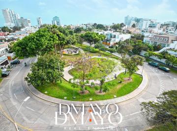 Departamento · 238m² · 3 Dormitorios · 2 Estacionamientos · Exclusivo Dúplex en San Isidro, 238 m² Frente a Parque, con Amplios Espacios y Entorno Tranquilo