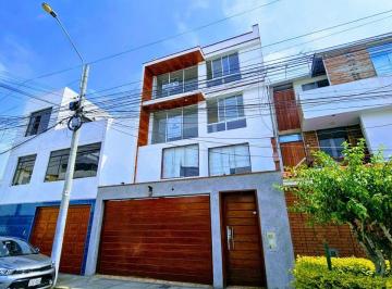 Casa de 10 habitaciones, Lima · Vendo Casa Duplex, con 2 Departamentos,1 Mono Ambiente, 7 Baños/ Estacionamiento/ San Miguel