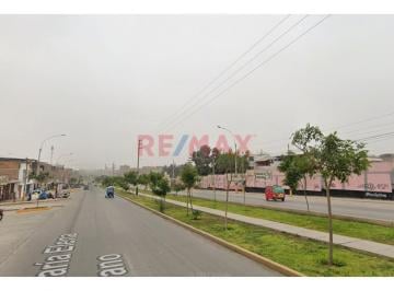 Terreno / Lote · 70m² · 4 Dormitorios · 1 Estacionamiento · Se Vende Terreno Comercial en Av - 140 m²