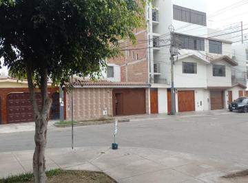 Casa · 160m² · 3 Dormitorios · 1 Estacionamiento · Casa en Venta - Urb. El Roció - Bellavista