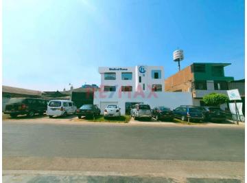 Local comercial · 2400m² · 20 Dormitorios · 15 Estacionamientos · Venta de Local Comercial en San Juan de Lurigancho 1000 m² Ideal Para Centromedico