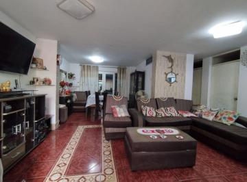 Casa de 16 habitaciones, Lima · En Venta Casa de 03 Pisos con Dptos Independizados Cerca de Av Universitaria, Urb. San Felipe - Comas