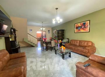 Casa · 120m² · 3 Dormitorios · Venta de Casa en Villa Maria del Triunfo