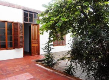 Casa · 386m² · 3 Dormitorios · 2 Estacionamientos · Se Vende Hermosa Casa Estilo Colonial - Barranco, Cerca del Malecón.