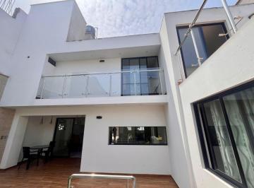 Casa de 4 habitaciones, Lima · Casa Moderna de Estreno con Piscina y Acabados de Lujo
