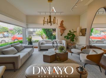 Casa · 327m² · 3 Dormitorios · 4 Estacionamientos · Espectacular Residencia de Lujo Remodelada en Av La Paz, Miraflores, Hermosa Arquitectura