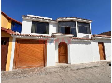 Casa · 250m² · 7 Dormitorios · Casa en Venta en Urb. El Ingeniero I. (C. Melendres)