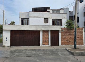 Casa de 4 habitaciones, Lima · Casa Amplia de 3 Pisos en Surco