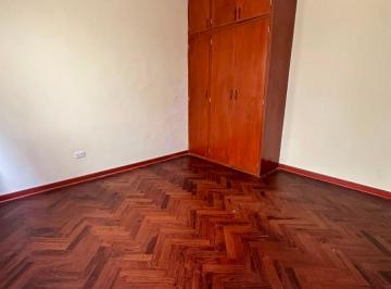 Casa de 3 habitaciones, Lima · Venta de Chalet de 3 Pisos en Breña – Excelente Ubicación Cerca a Todo Lo Que Necesitas.