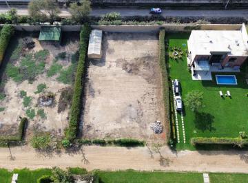 Terreno / Lote · 1060m² · Exclusivo Terreno de 1,060 m² en Condominio Oasis del Campo – Cañete