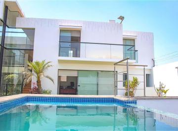 Casa · 500m² · 4 Dormitorios · 4 Estacionamientos · Venta de Casa La Molina Urb. Las Lagunas 4dorm_4estac_suit_piscina_500 m²