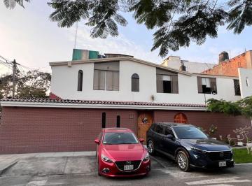 Departamento de 3 habitaciones, Lima · Lindo y Espacioso Dpto en Alquiler Cel.