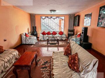 Departamento · 199m² · 5 Dormitorios · 1 Estacionamiento · Remate 1er Piso en Urb. Liguria