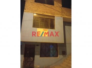 Casa · 220m² · 9 Dormitorios · Se Vende Casa de 2 Pisos en Ocasión