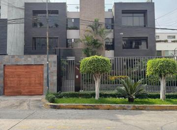 Departamento de 3 habitaciones, Lima · Venta Lindo Departamento en 1er Piso 230 m²