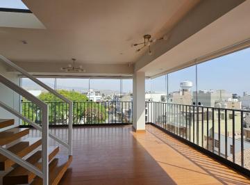 Departamento · 120m² · 3 Dormitorios · 1 Estacionamiento · Dúplex en Venta en Surco Frente a Parque, 3 Dorm., Terraza de 64 m² y Domótica