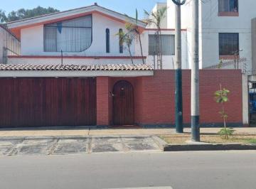 Casa de 3 habitaciones, Lima · Venta de Amplia Casa de 2 Pisos – Urb. El Rosal de Surco