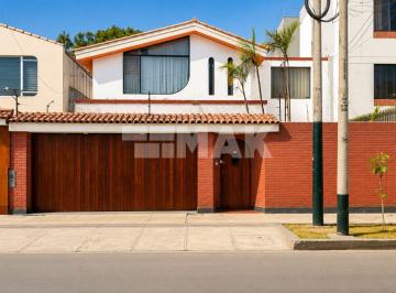 Casa de 3 habitaciones, Lima · Venta de Amplia Casa de 2 Pisos – Urb. El Rosal de Surco