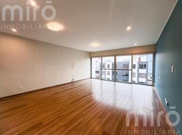Departamento · 121m² · 3 Dormitorios · 1 Estacionamiento · Venta Departamento Miraflores