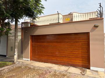 Casa · 235m² · 4 Dormitorios · 2 Estacionamientos · Se Vende Hermosa Casa en La Molina