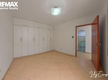 Departamento de 4 habitaciones, Lima · Oportunidad en La Molina! Amplio Departamento de 170 m² – Oficinas Administrativas