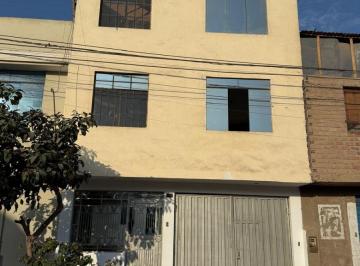 Casa de 11 habitaciones, Lima · Casa en Venta en San Martín de Porres