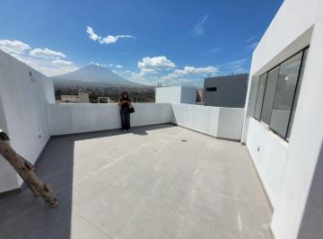 Departamento de 3 habitaciones, Arequipa · Se Vende Moderno Duplex con Exelentes Vistas en Urb. Privada, a 3 Cuadras del Club Internacional