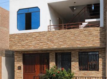 Casa · 120m² · 6 Dormitorios · 1 Estacionamiento · Casa a La Venta en Puente Piedra