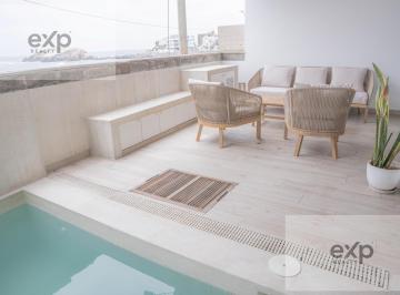 Terraza con piscina · Departamento Frente Al Mar - Punta Hermosa | Temporada Verano o Anual | Amoblado con Piscina